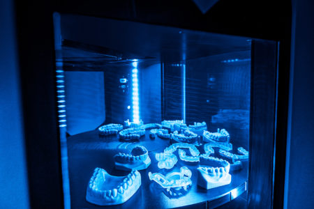 j5 dental 3d tlačiareň zubné náhrady implantáty